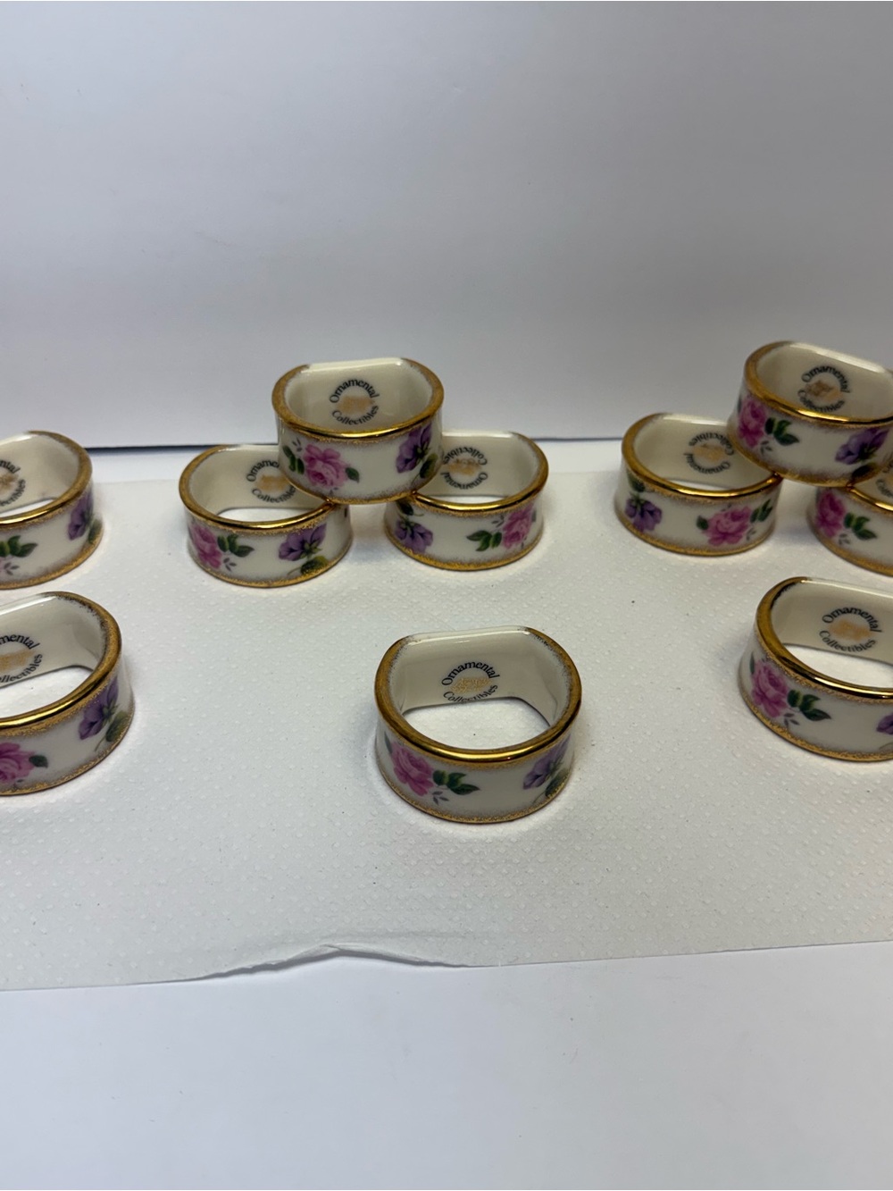 Set of 12 Ornamental Collectibles Fine China Napkin Rings - Picture 11 of 12